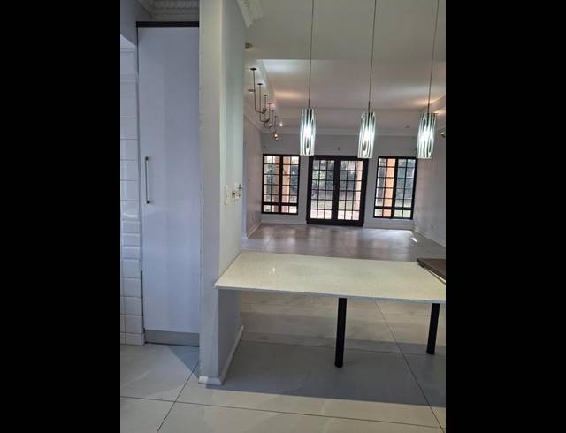 3 BEDROOM PROPERTY TO RENT IN PARKTOWN